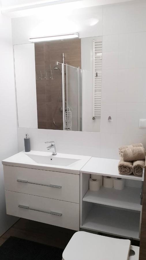Apartament Zalesie Z Tarasem Любин Экстерьер фото